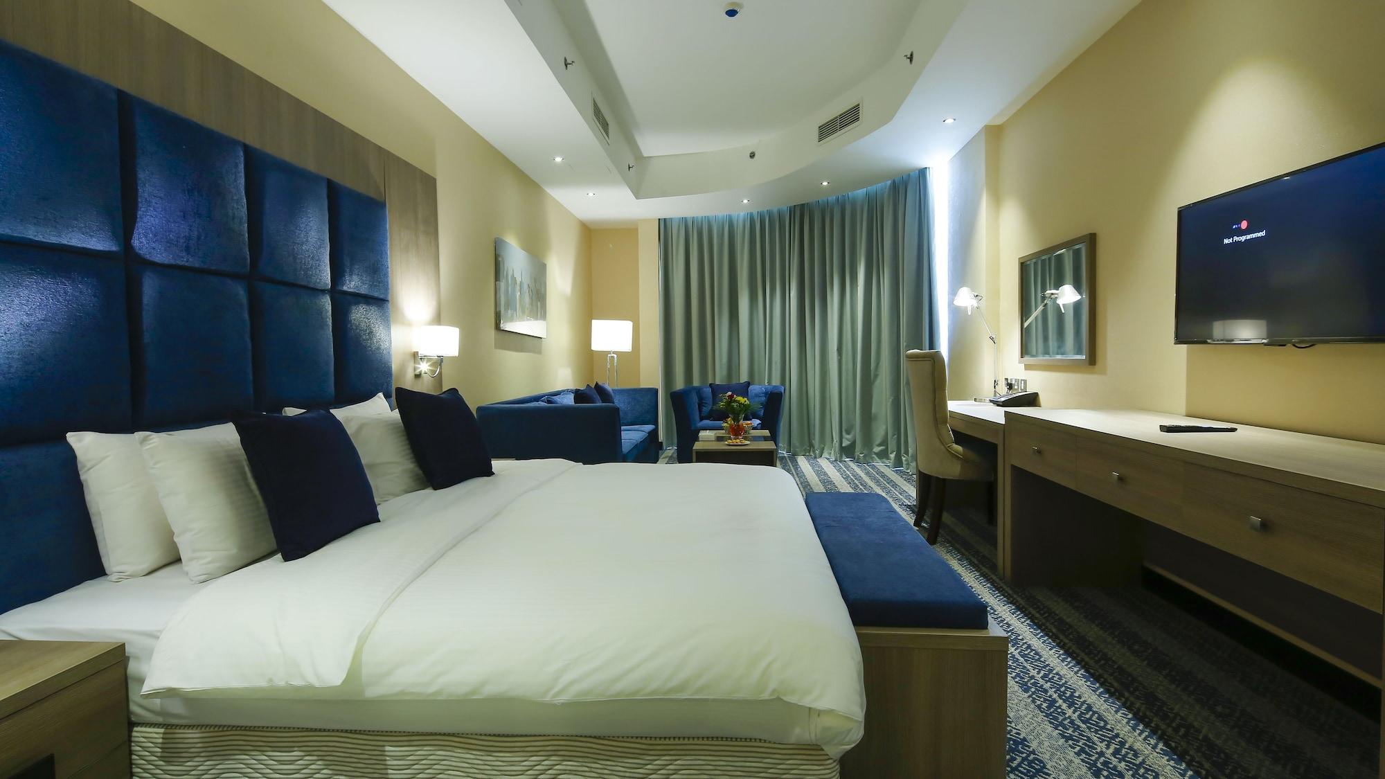 דוחה The Castle Premium Hotel מראה חיצוני תמונה
