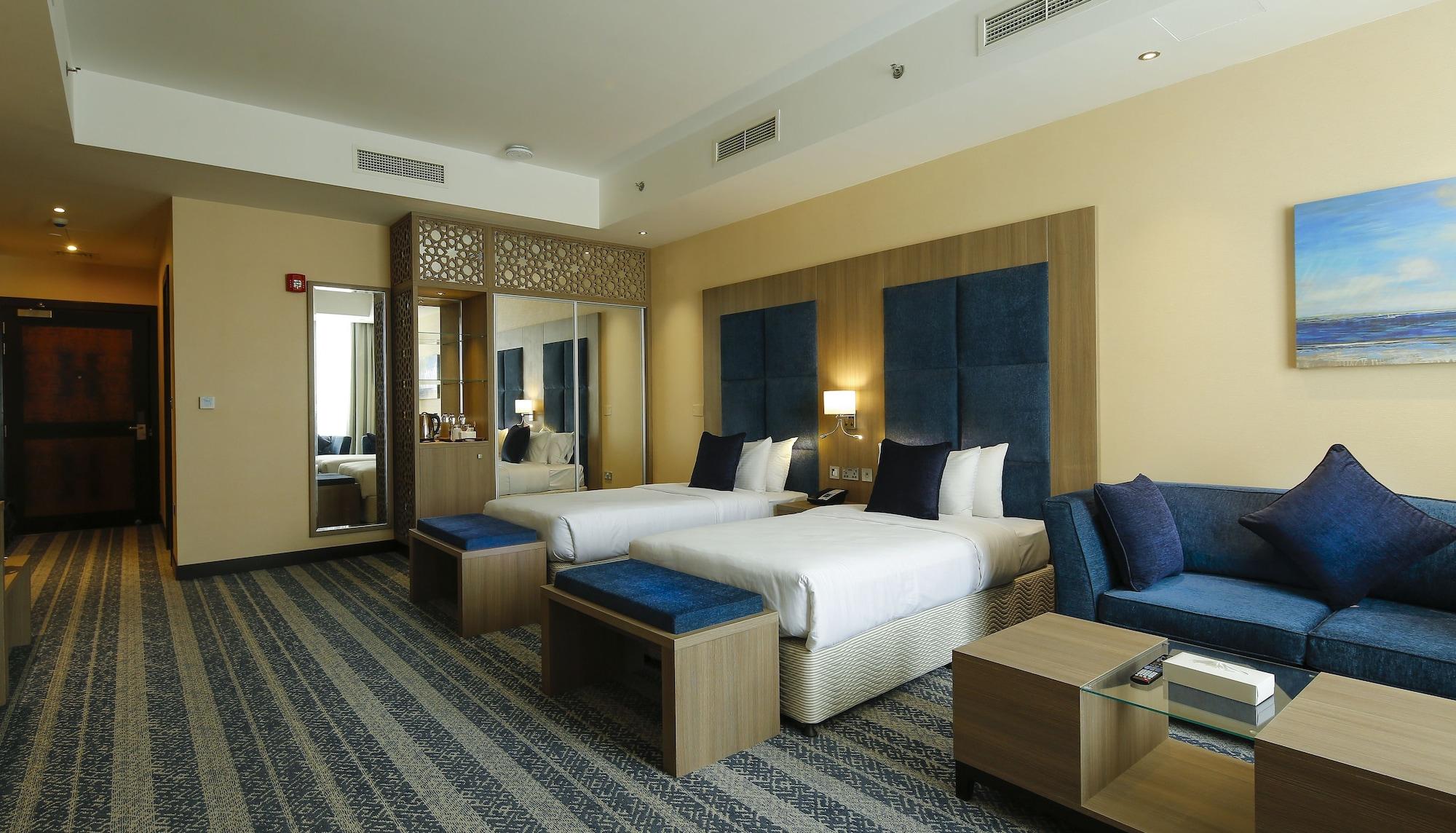 דוחה The Castle Premium Hotel מראה חיצוני תמונה