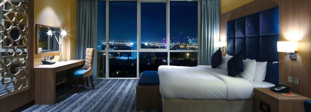 דוחה The Castle Premium Hotel מראה חיצוני תמונה