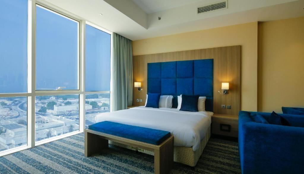 דוחה The Castle Premium Hotel מראה חיצוני תמונה