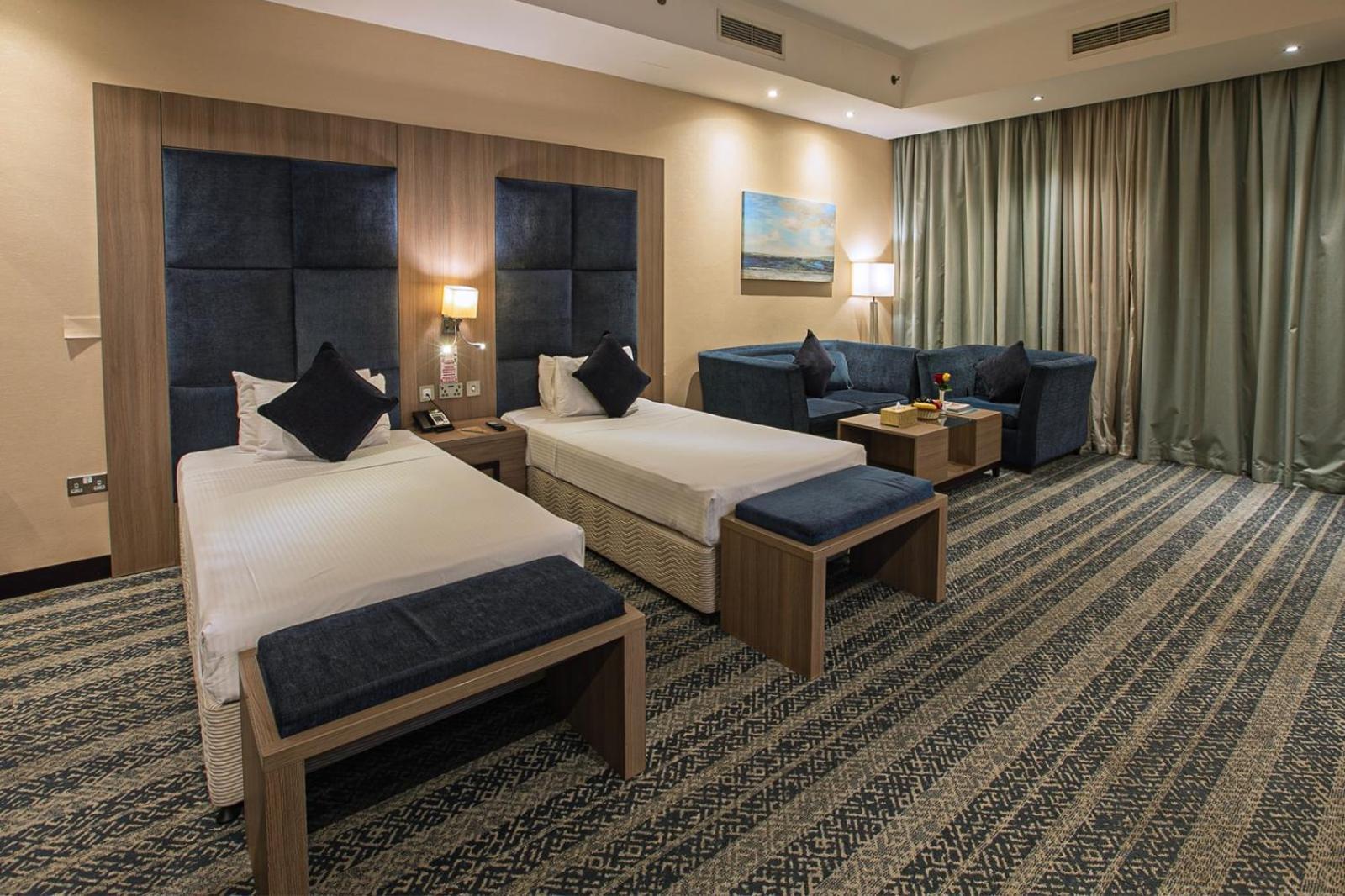 דוחה The Castle Premium Hotel מראה חיצוני תמונה