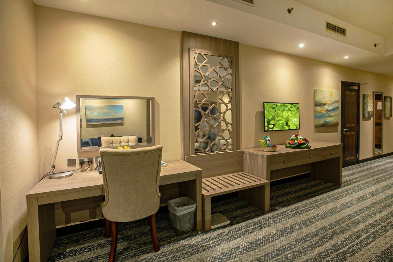 דוחה The Castle Premium Hotel מראה חיצוני תמונה