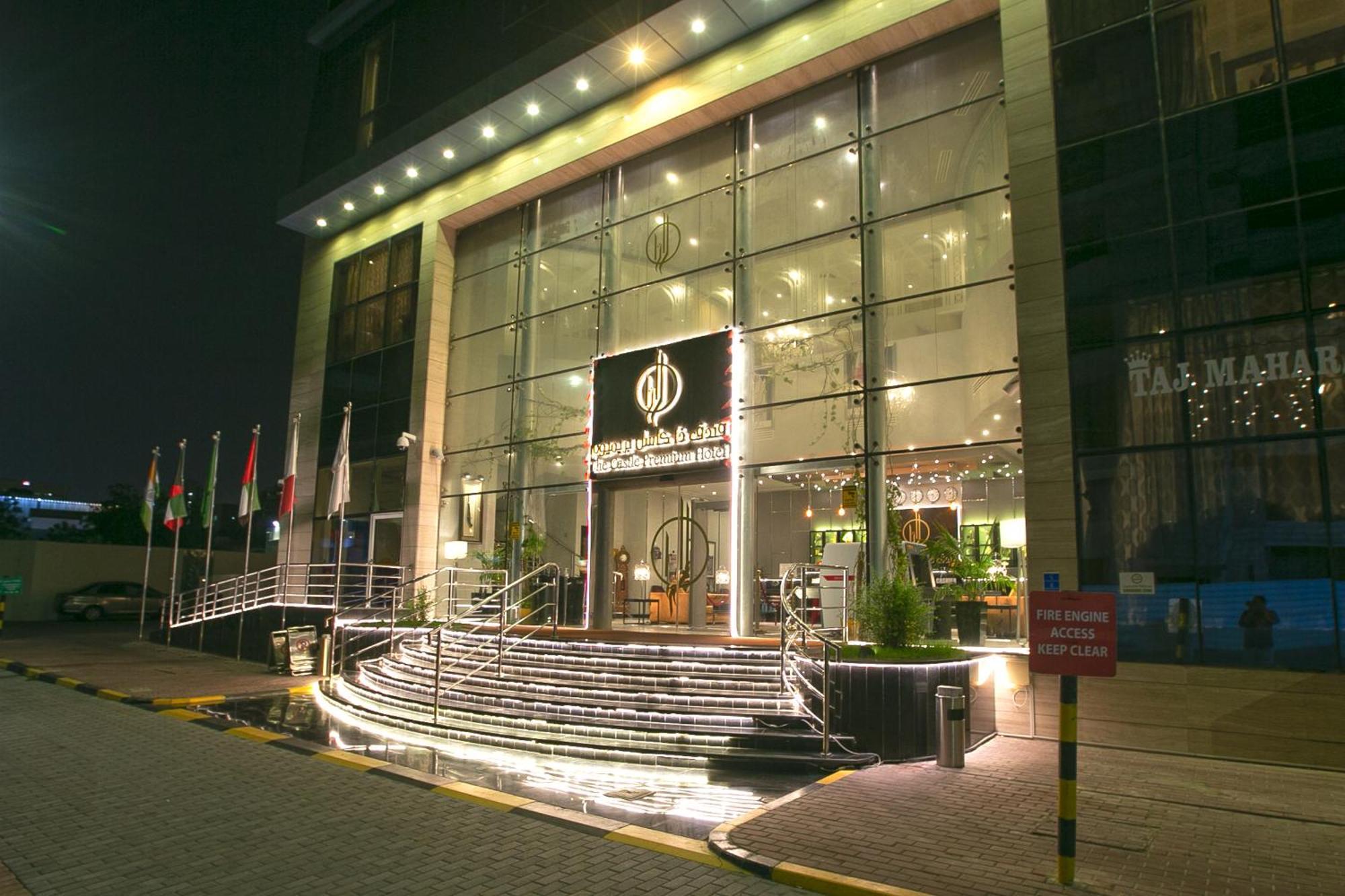 דוחה The Castle Premium Hotel מראה חיצוני תמונה