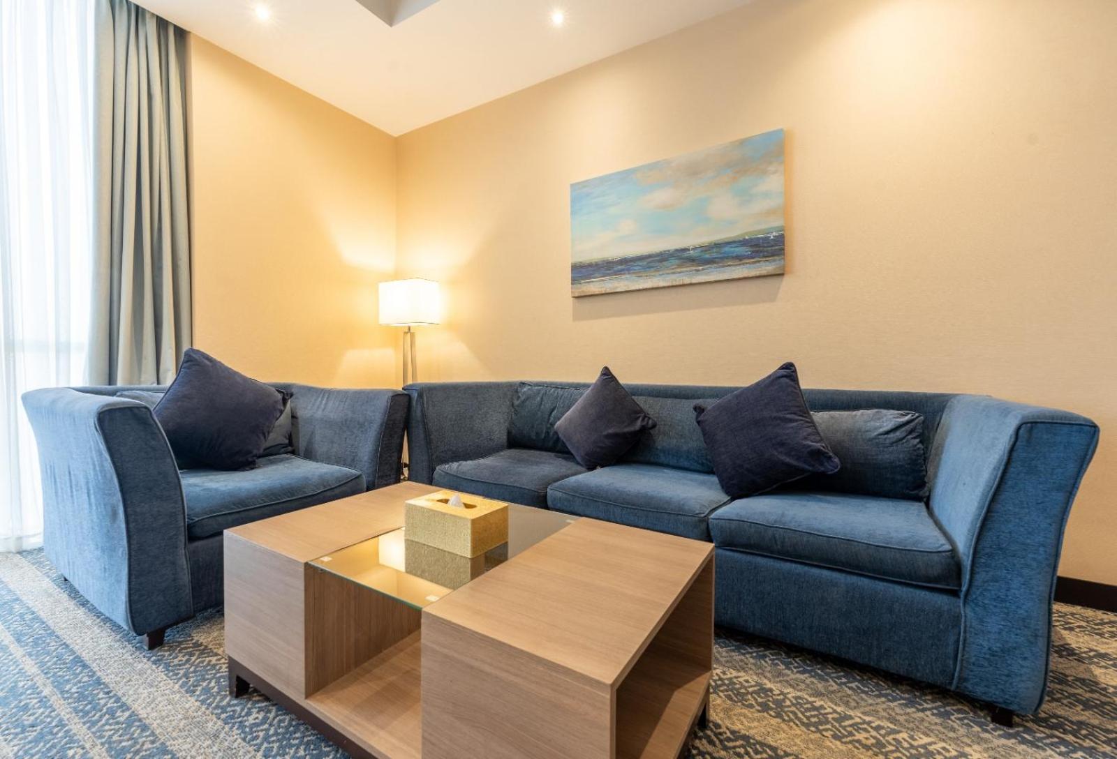 דוחה The Castle Premium Hotel מראה חיצוני תמונה