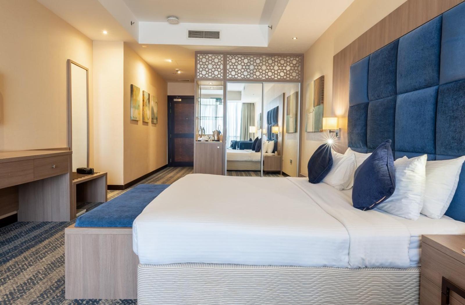 דוחה The Castle Premium Hotel מראה חיצוני תמונה