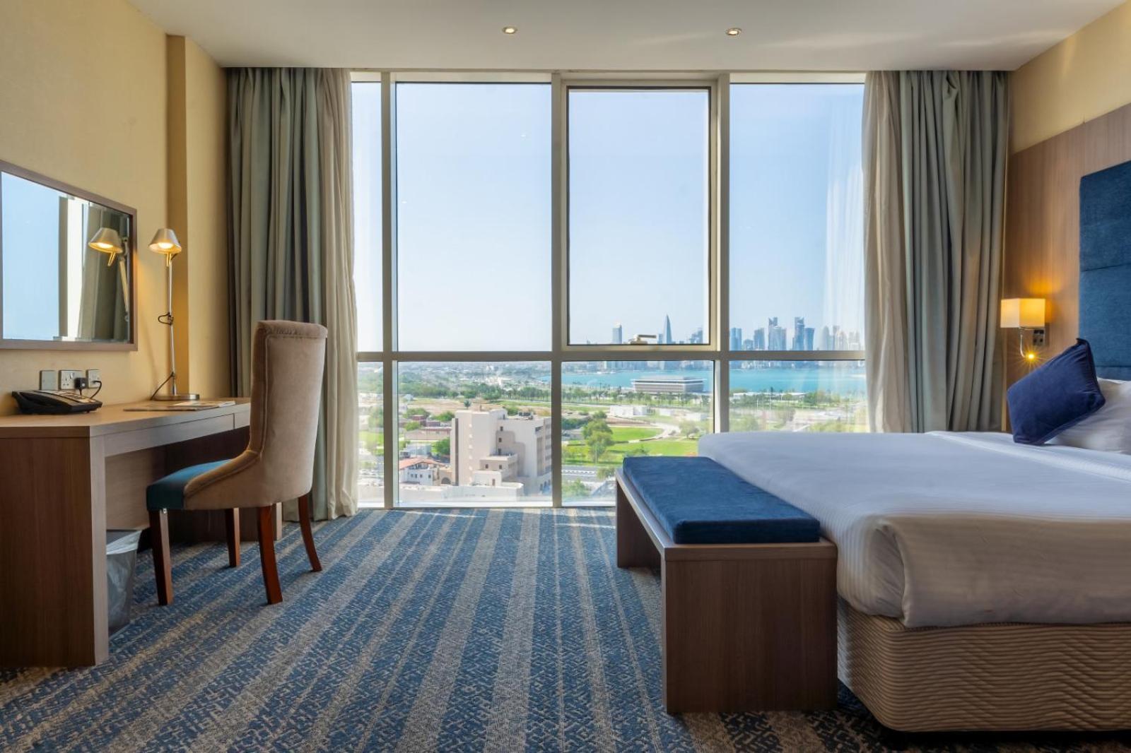 דוחה The Castle Premium Hotel מראה חיצוני תמונה