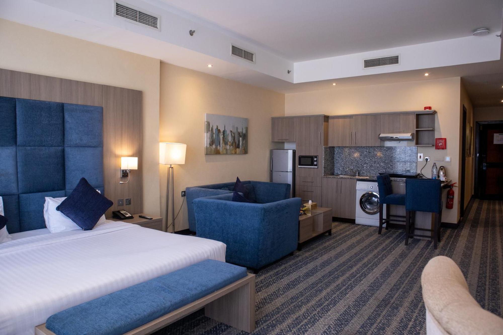 דוחה The Castle Premium Hotel מראה חיצוני תמונה