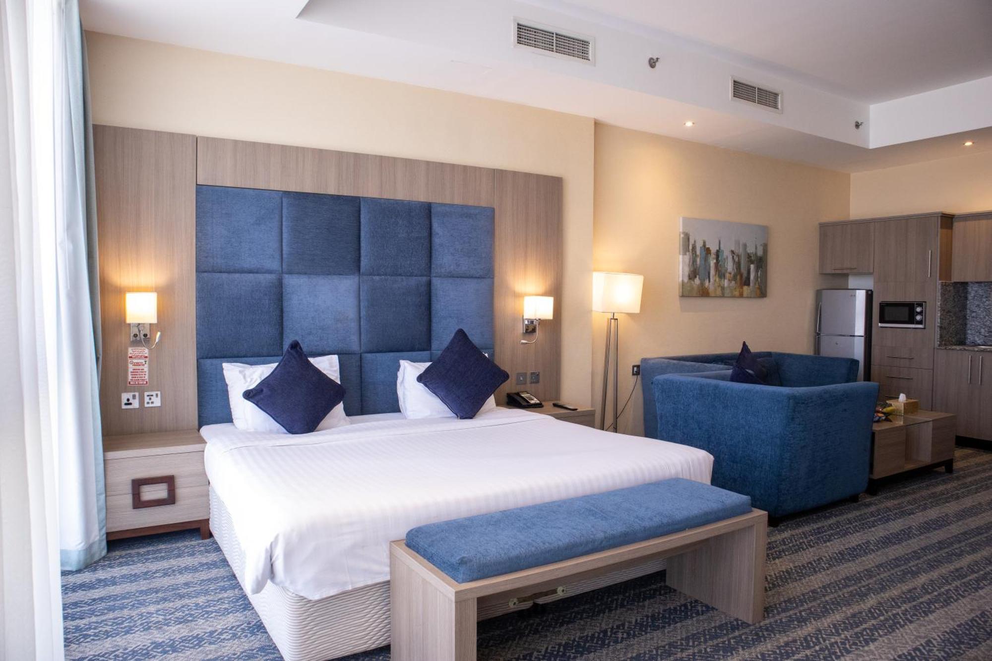 דוחה The Castle Premium Hotel מראה חיצוני תמונה