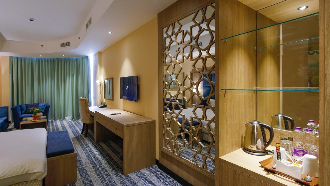 דוחה The Castle Premium Hotel מראה חיצוני תמונה