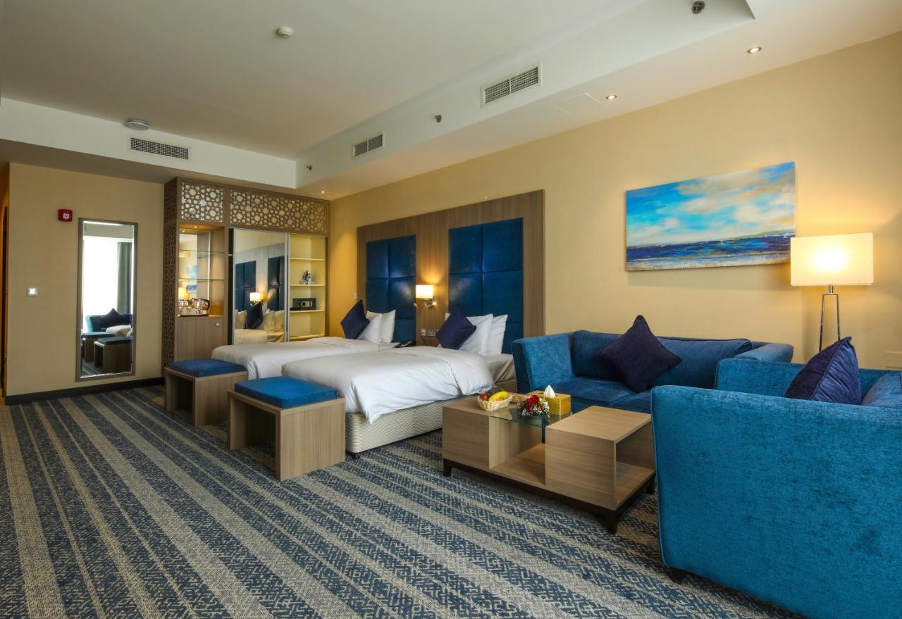 דוחה The Castle Premium Hotel מראה חיצוני תמונה