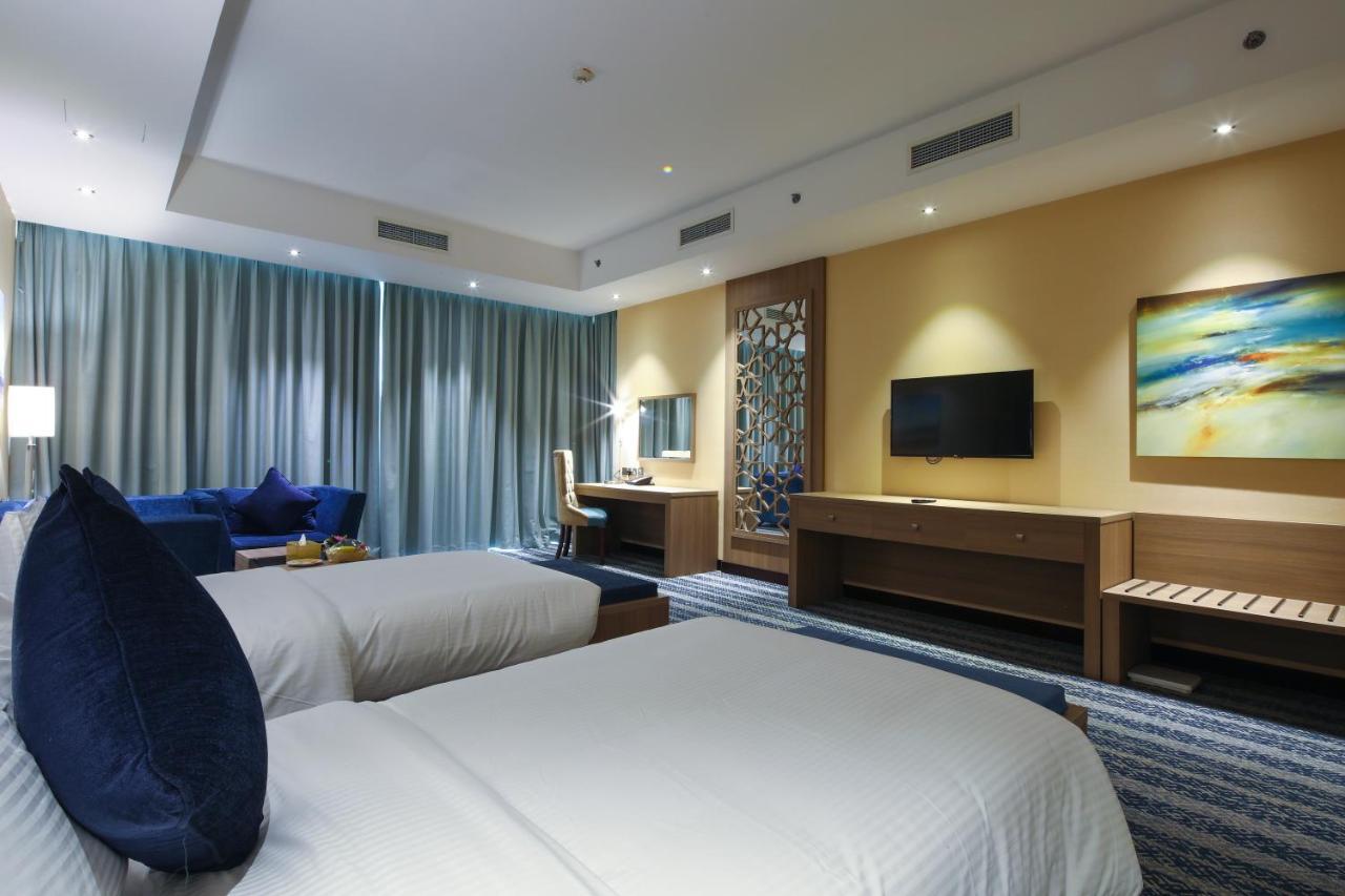 דוחה The Castle Premium Hotel מראה חיצוני תמונה